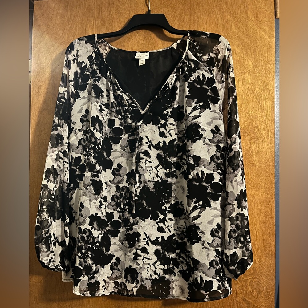 Ava & Viv Black and White Blouse with Sheer sleeves 2X